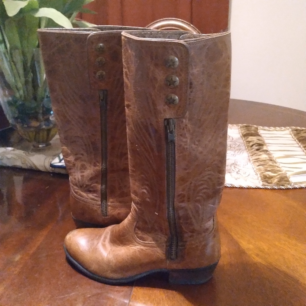 TALL BOOTS